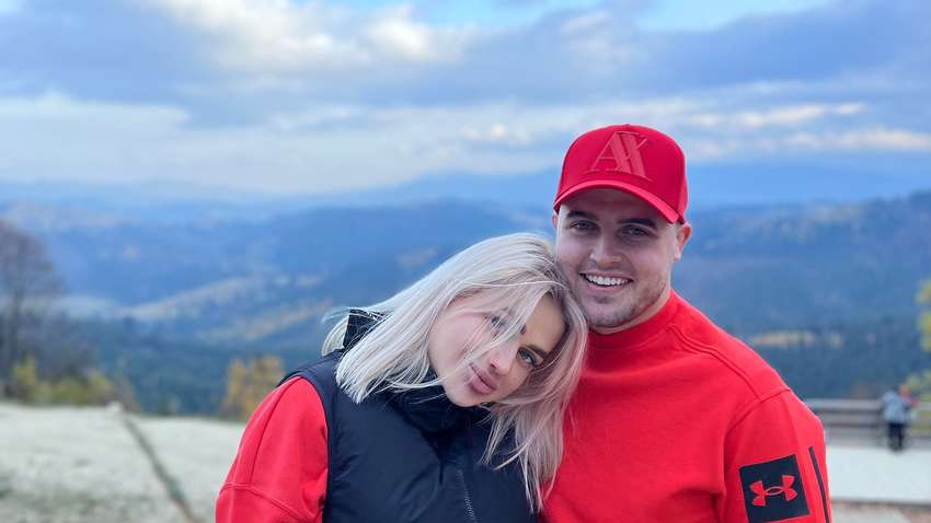 Чоловік загиблої в ДТП Ганни Жук написав лякаючий прощальний пост: якою була реакція блогерів (ФОТО)