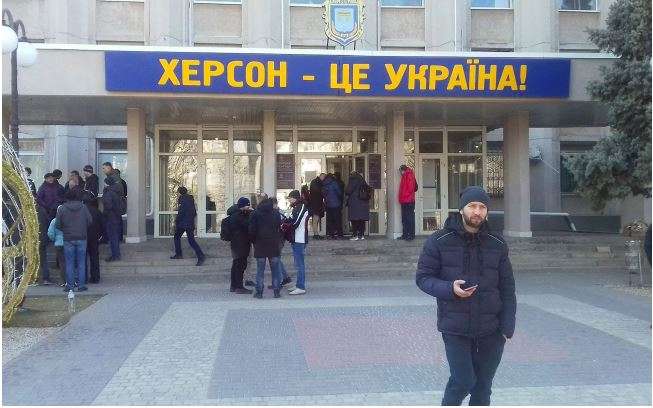 Росіяни розповсюджують фейки про те, що ЗСУ знищуватимуть Херсон