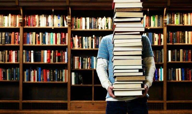 Бібліотеки України значно оновлять: що і скільки з'явиться у читальнях  