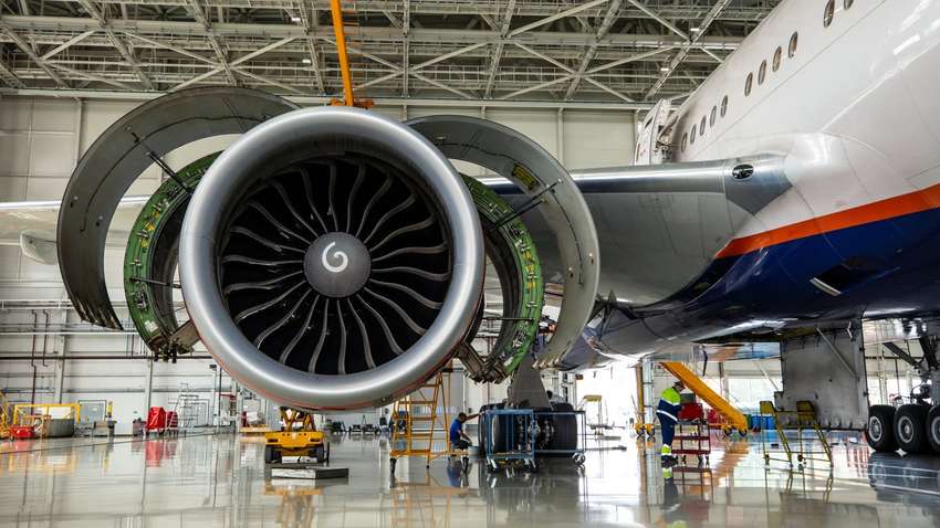 Россия заявила, что научилась обходить санкции и спасет свои авиакомпании Россия заявила, что научилась обходить санкции и спасет свои авиакомпании