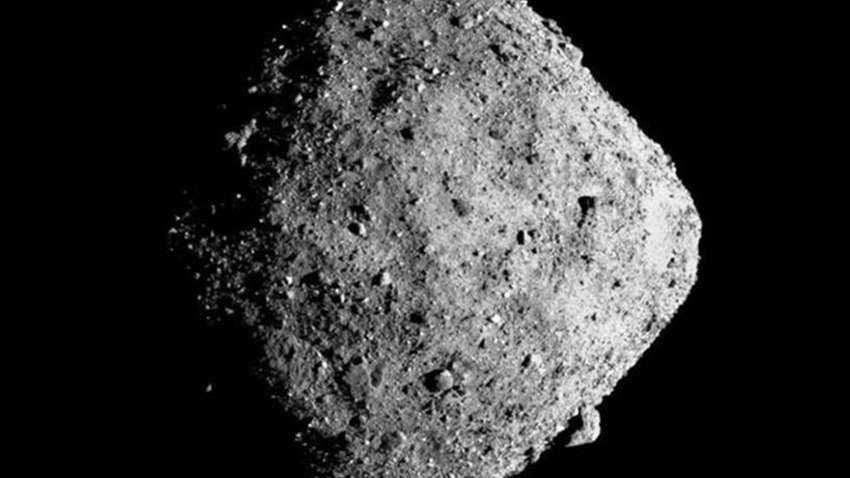 Зонд NASA коснулся астероида Бенну - ВИДЕО Зонд NASA коснулся астероида Бенну - ВИДЕО