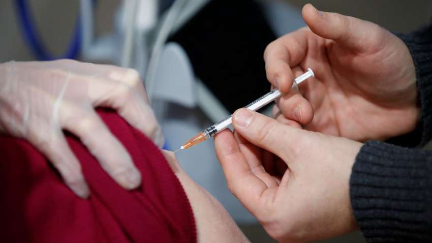 Сколько украинцев готовы вакцинироваться от COVID-19: соцопрос