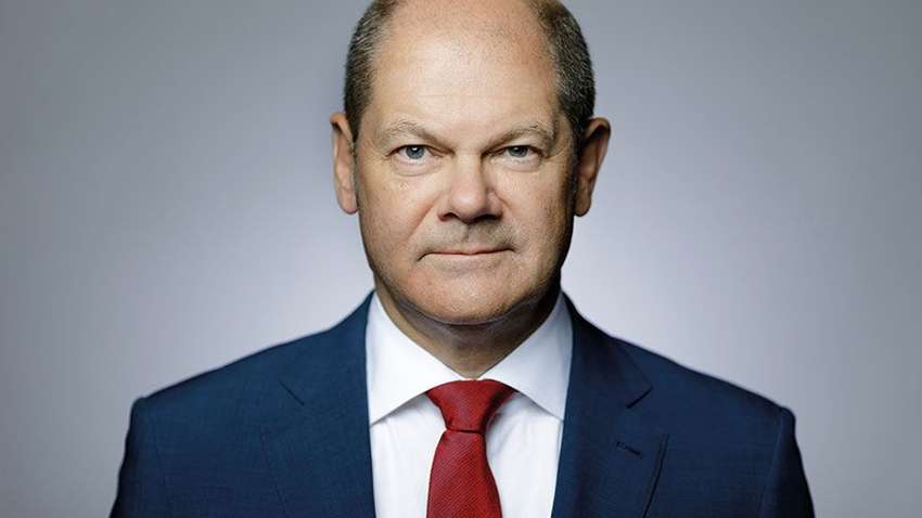 Шольц призвал быть готовым к "неудобным решениям" из-за войны в Украине