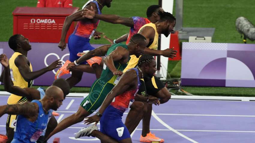 Чоловік з футболкою на підтримку України намагався зірвати фінал забігу на 100 м на Олімпіаді