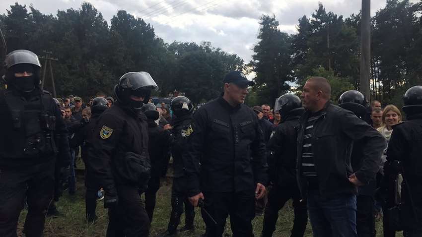 У Львівській області затримано більше 20 активістів, які блокували вагони з російським вугіллям