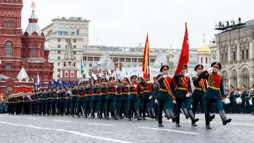 Парад в Москве без техники впервые за почти 20 лет: в России заговорили об угрозе дронов