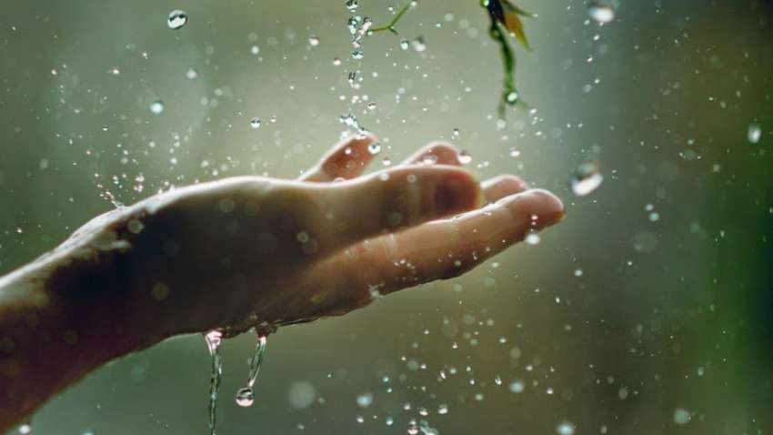 Погода в Україні: синоптики попереджають про затяжні зливи