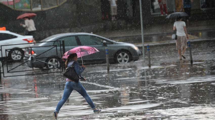 Синоптики зробили штормове попередження: де сьогодні чекати на дощ і грозу (карта)