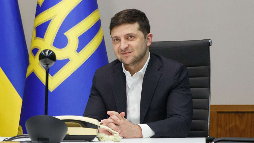 "Він просто втомився": Зеленський пояснив заміну Кучми Кравчуком в ТКГ