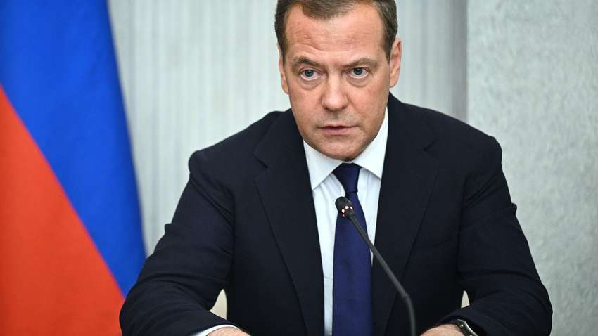 Медведєв дав 10 прогнозів на 2023 рік. Розпад ЄС, четвертий Рейх, війна в США, захоплення України