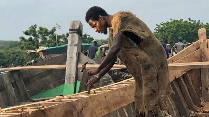 Африканский Ной прогнозирует потоп в 2025 году и строит флот ковчегов для спасения человечества (ФОТО) Африканский Ной прогнозирует потоп в 2025 году и строит флот ковчегов для спасения человечества (ФОТО)