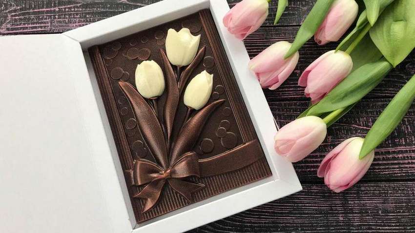 Чего не хотят женщины: названы худшие подарки на 8 марта 