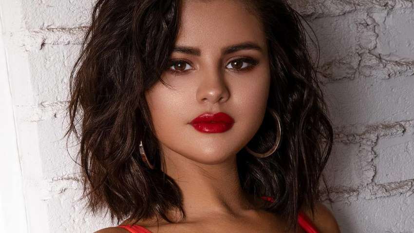 Певица Селена Гомес рассказала о своих бьюти-секретах