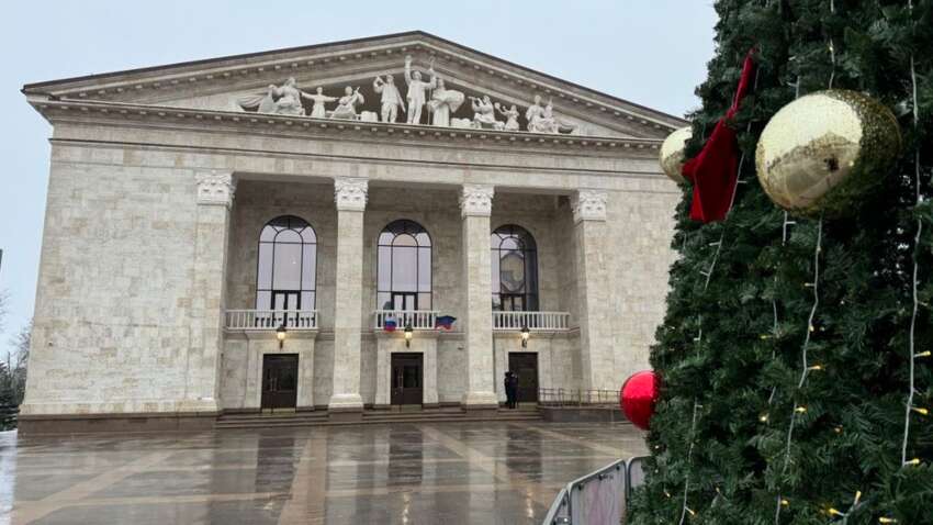 Санкції за пропаганду: ЄС вдарив по керівнику театру в окупованому Маріуполі