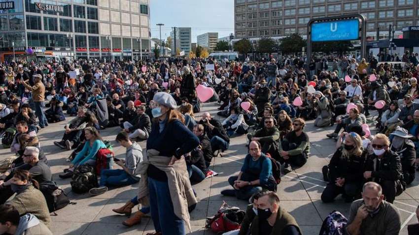 У Берліні знову пройшли протести проти карантинних обмежень