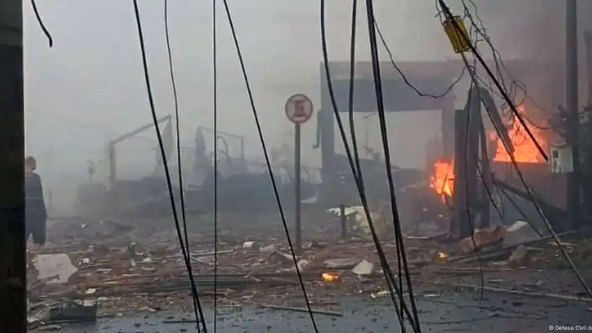 В Бразилії літак розбився в центрі міста: чи є постраждалі та померлі