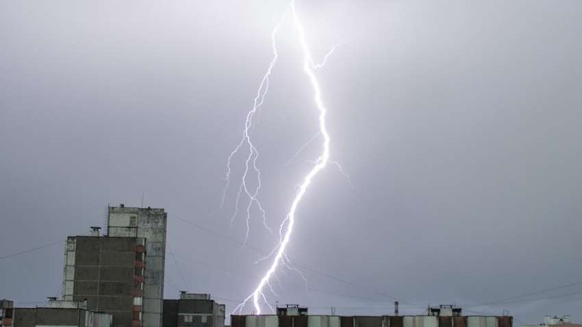 Погіршення погодних умов: як довго Україна залишатиметься під куполом циклону (МАПА)