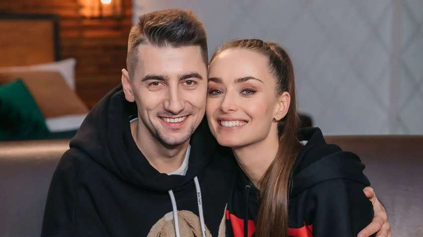 Ксению Мишину снова заметили с Александром Эллертом после их расставания (ФОТО) 