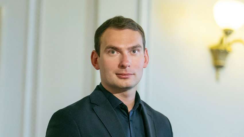 Одни воруют, другие тупые, тертые утратили самостоятельность. Власть ничего не делает, чтобы найти деньги 