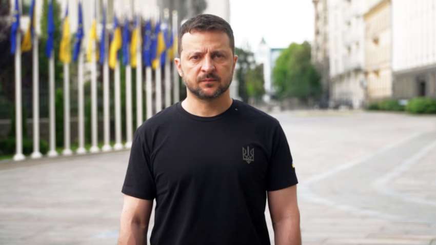 Зеленський звільнив скандального генерала: хто зайняв його місце Зеленський звільнив скандального генерала: хто зайняв його місце