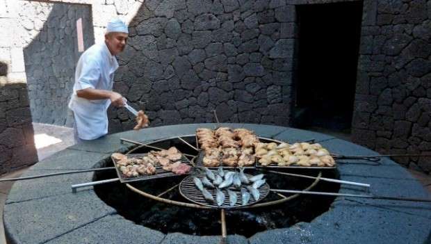 Неймовірно: ресторани, де готують їжу за допомогою вулканів (ФОТО)