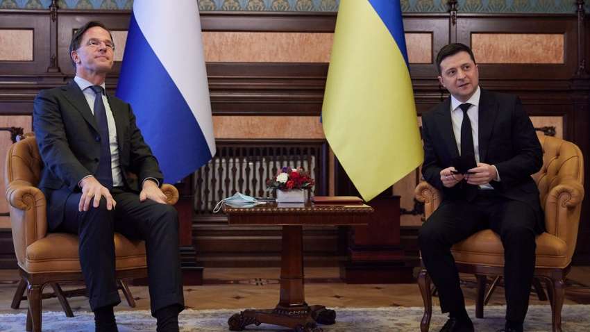 Зеленский рассказал, почему Украина просит партнеров помочь с оружием