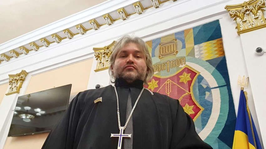 ПЦУ покарала священика-блогера за скандальний пост про жінок