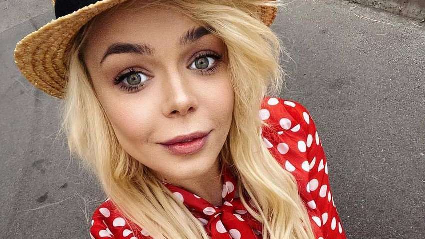 Аліна Гросу захопила Мережу пляжними фото з бойфрендом (ФОТО)