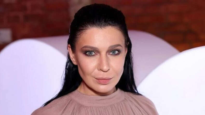 Популярная певица окончательно предала Украину и получила гражданство России