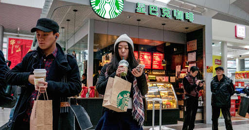 Американская сеть кофеен Starbucks в Китае закрывается на карантин