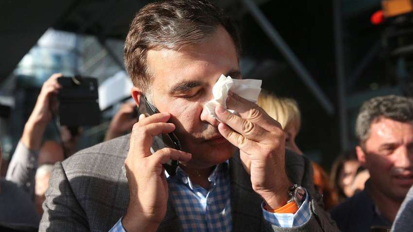 На Саакашвили напал неизвестный с заточкой