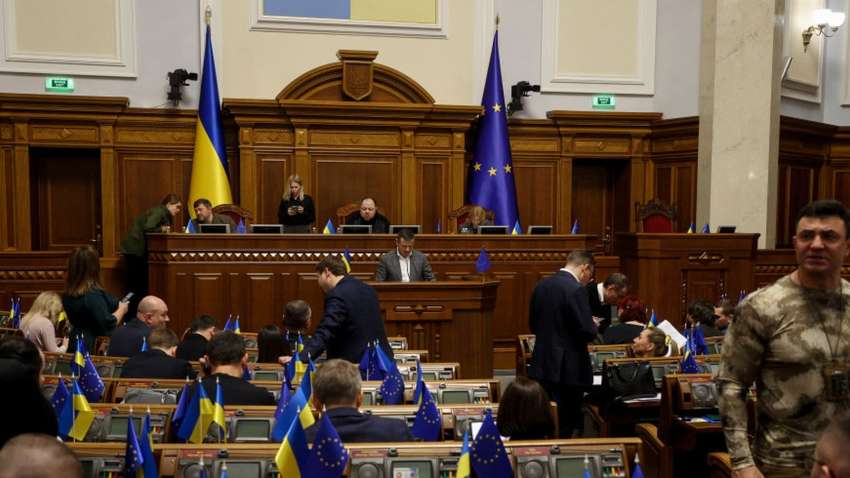 Действительно ли Раду лихорадит: какой толк от нардепов во время войны Действительно ли Раду лихорадит: какой толк от нардепов во время войны