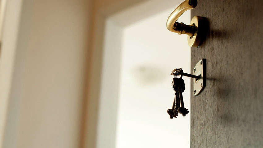 Доступне житло для переселенців: коли влада згадає про потреби внутрішньо переміщених осіб