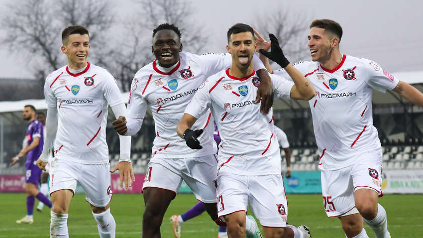 "Кривбасс" разгромил ЛНЗ: обзор первого матча УПЛ в 2024 году (ВИДЕО) "Кривбасс" разгромил ЛНЗ: обзор первого матча УПЛ в 2024 году (ВИДЕО)