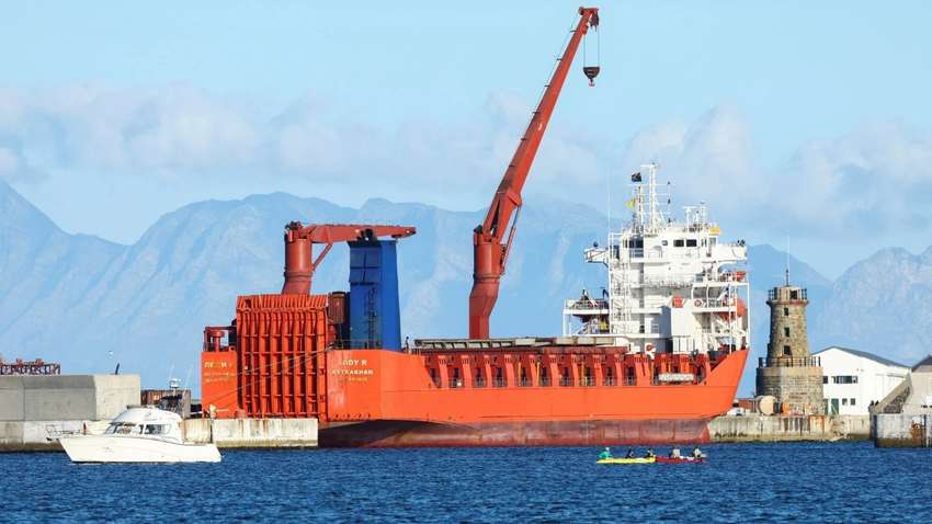 Російське судно під санкціями вивезло таємний вантаж