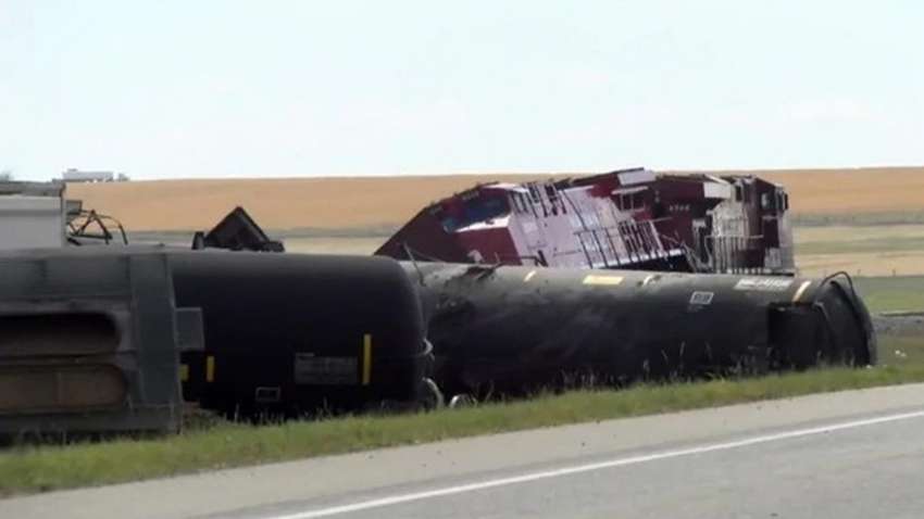 У Канаді перекинувся потяг з хімікатами, людей евакуювали