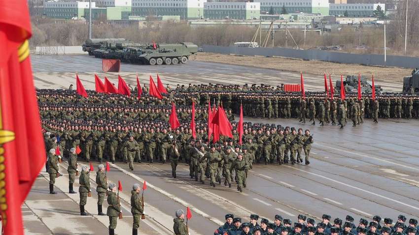 Гумова техніка та побоювання побачити гостей з України: якими будуть паради у Росії на 9 травня, - військовий експерт