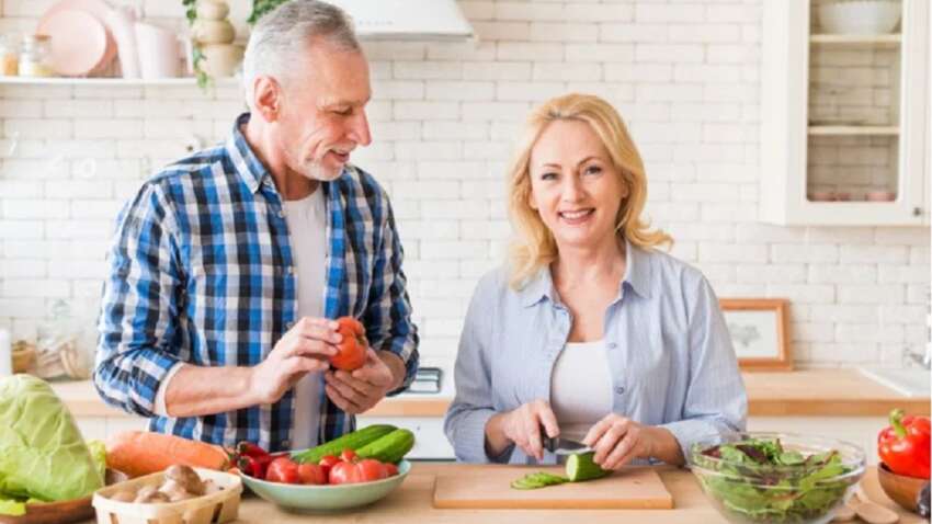 Старіння відкладається завдяки цим 5 харчовим звичкам: медики заінтригували порадами 