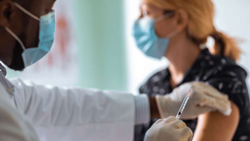 Українців з окупованої частини Донбасу вакцинуватимуть від COVID-19 — МОЗ