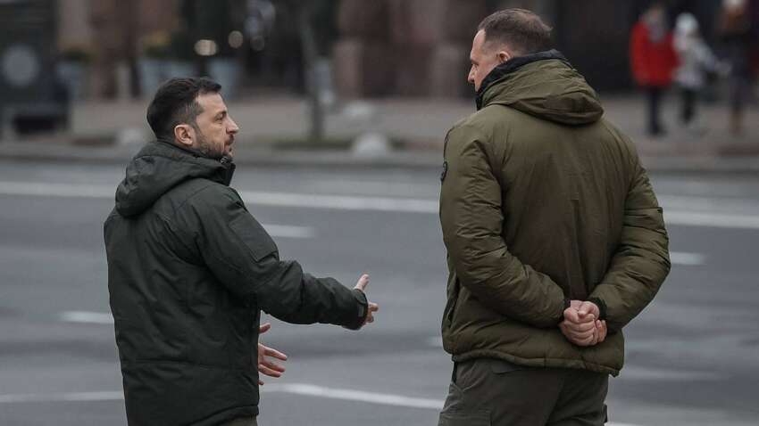 Чому Зеленський буде до останнього триматися за Єрмака: чи справді той неминуче втратить посаду Чому Зеленський буде до останнього триматися за Єрмака: чи справді той неминуче втратить посаду