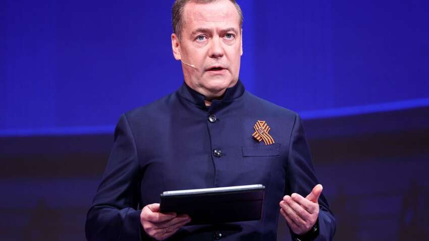 После решения Трампа Медведев снова угрожает миру После решения Трампа Медведев снова угрожает миру