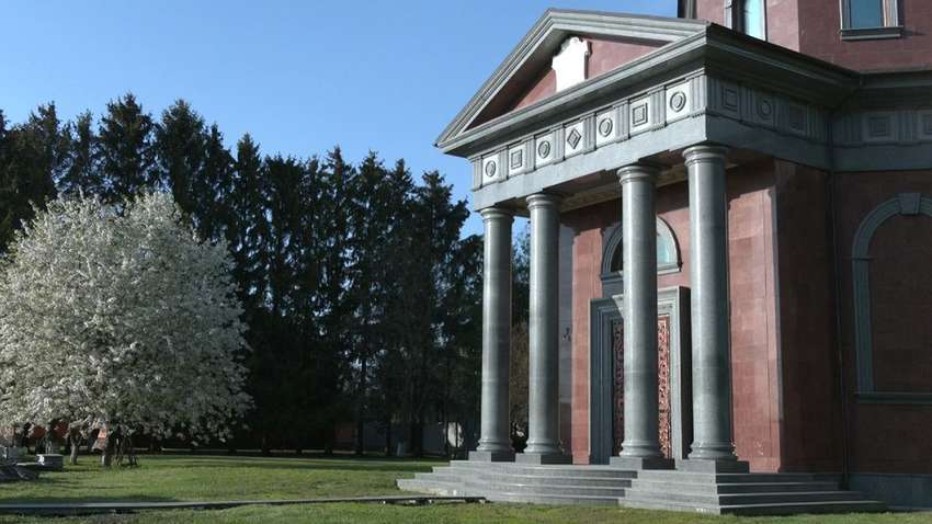 Украинский аграрий рассказал, для чего ему мавзолей, как у Наполеона и во сколько обошлось строительство Украинский аграрий рассказал, для чего ему мавзолей, как у Наполеона и во сколько обошлось строительство