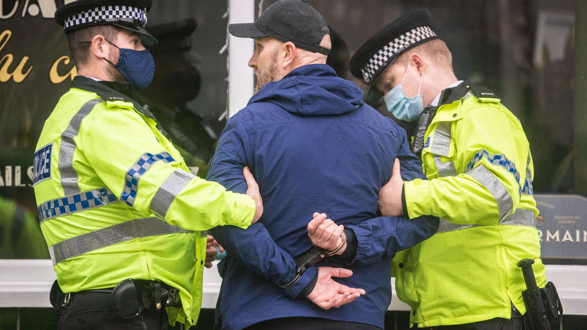 Ливерпуль принял эстафету: протесты против карантина и арест митингующих