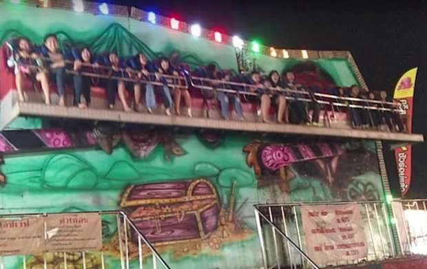 Видеофакт: в Таиланде люди за секунду сорвались с экстремального аттракциона