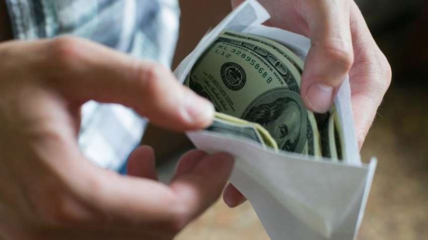 Сколько украинцев считают, что без взятки нельзя: опрос Сколько украинцев считают, что без взятки нельзя: опрос