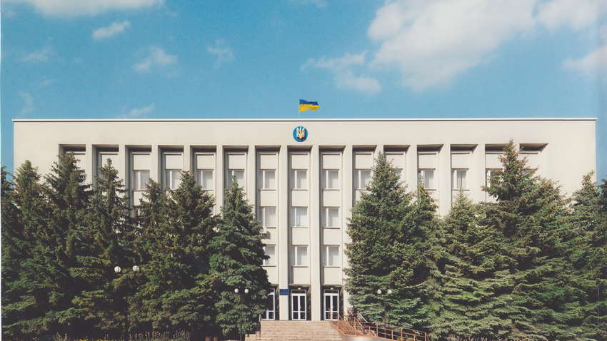 Черкаська ОДА буде вирішувати карантинний скандал у суді і кому вручили "Золоту Дзиґу": новини, які ви могли пропустити