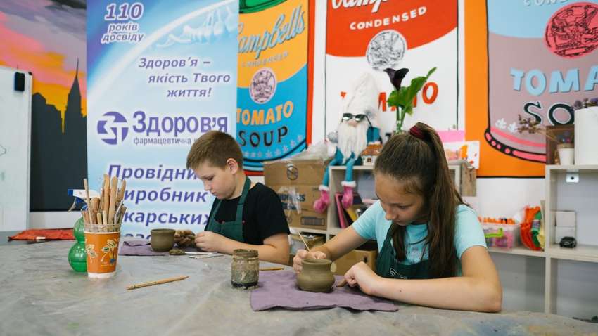 При поддержке Александра Доровского дети Харькова бесплатно посещают занятия по арттерапии 