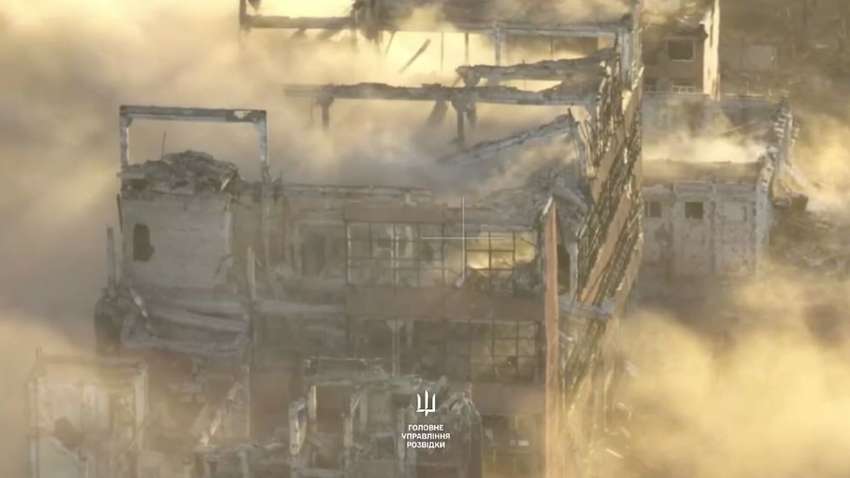 Підрозділи ГУР зачистили від окупантів Агрегатний завод у Вовчанську (ВІДЕО) Підрозділи ГУР зачистили від окупантів Агрегатний завод у Вовчанську (ВІДЕО)