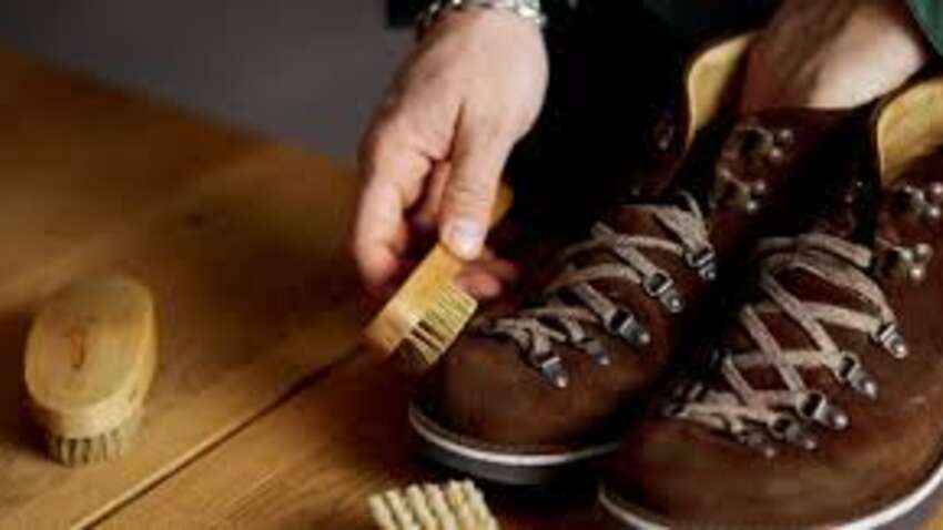 Соль на обуви: 5 способов ее удалить, чтобы зимние ботинки выглядели как новые