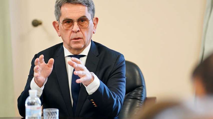 От коронавируса «умрут все пенсионеры» — заявление главы Минздрава